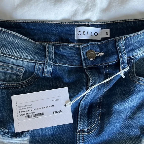 CELLO high rise denim distressed shorts | small - Picture 5 of 5